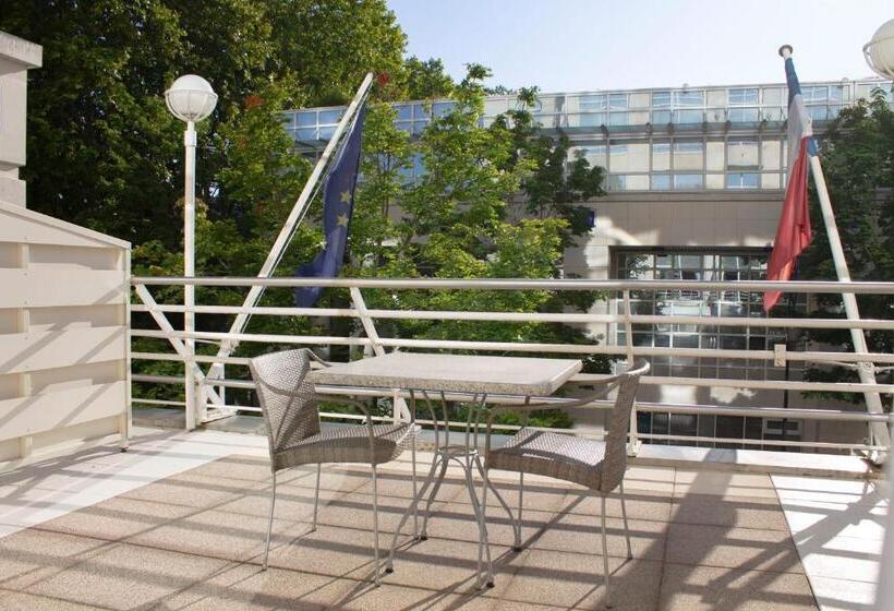 חדר דלוקס עם מרפסת טרסה, Célestins Spa Thermal & Hôtel By Vy Resort