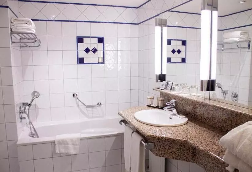 パークビューのデラックスルーム, Célestins Spa Thermal & Hôtel By Vy Resort