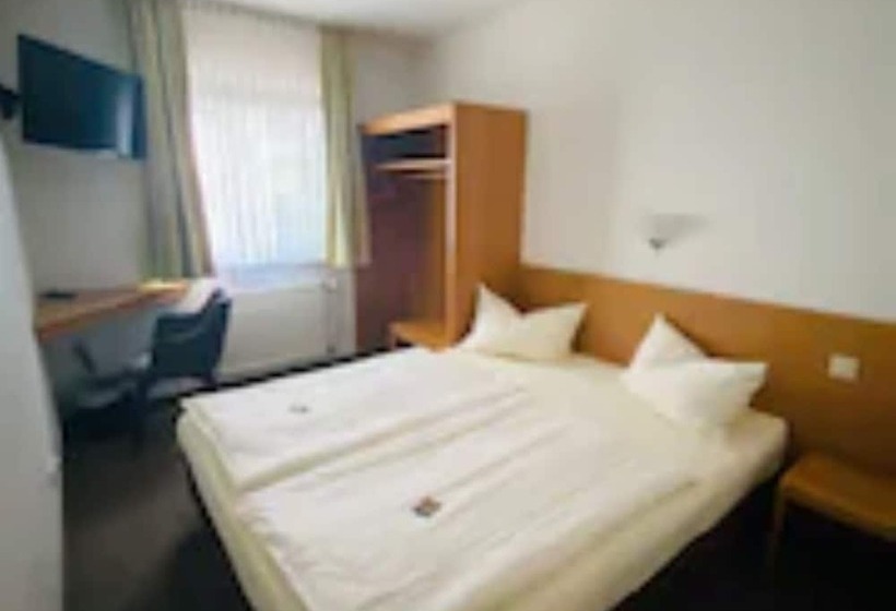 标准间, Christina