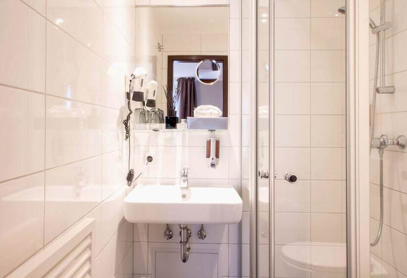 اتاق استاندارد سه نفره, Delta Am Potsdamer Platz