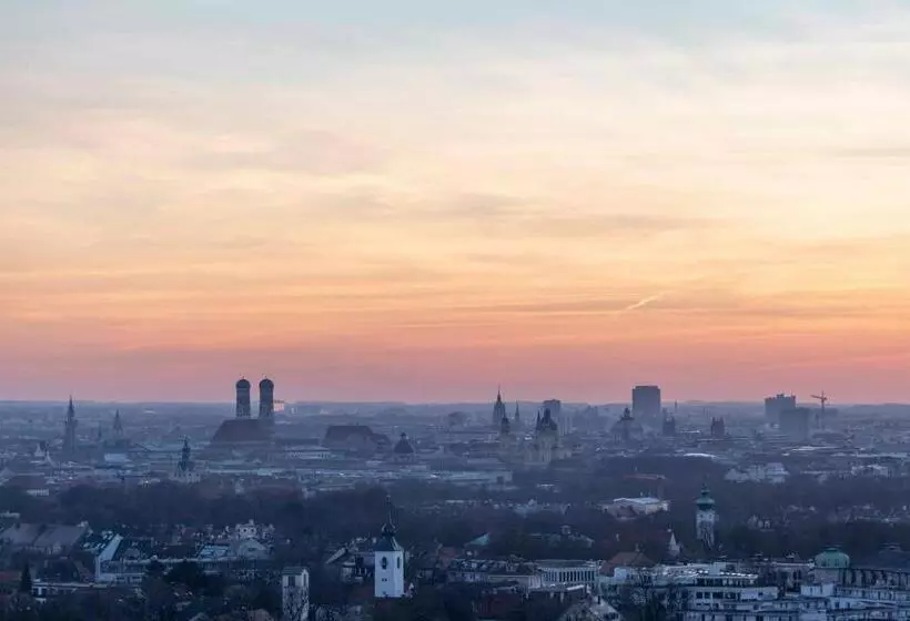 キングサイズベッドのスーペリアルーム, Four Points By Sheraton Munich Arabellapark