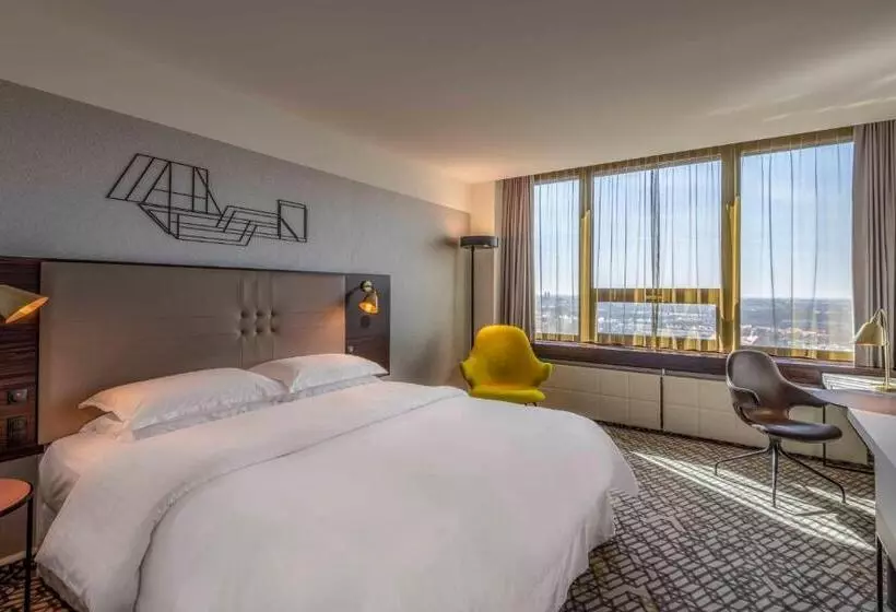 キングサイズベッドのスーペリアルーム, Four Points By Sheraton Munich Arabellapark