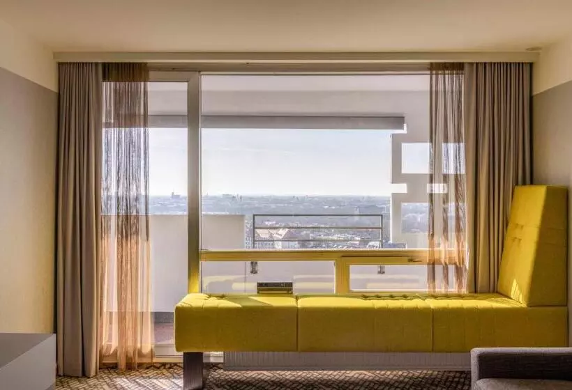 キングサイズベッドのスーペリアルーム, Four Points By Sheraton Munich Arabellapark