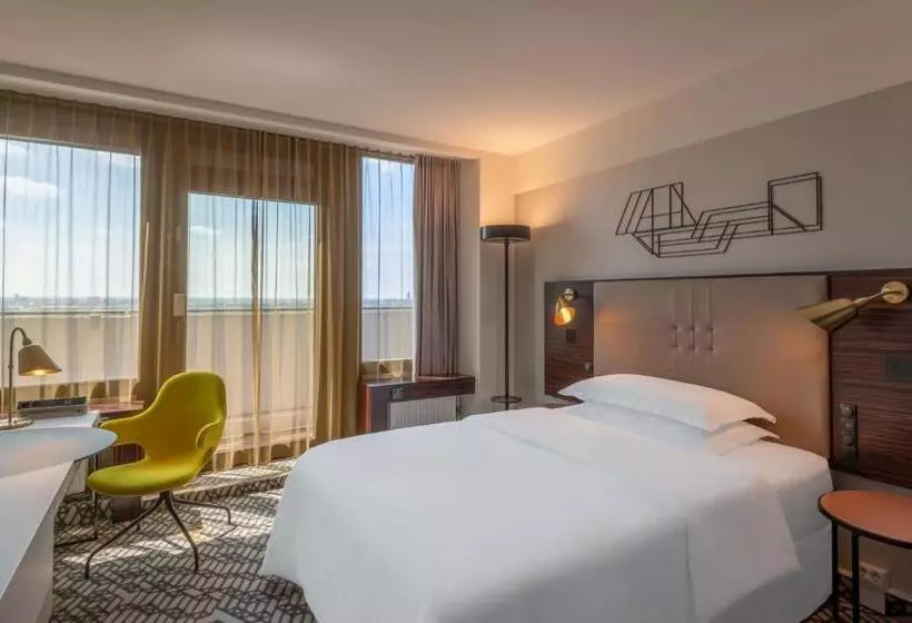 キングサイドベッドのスタンダードワンルーム, Four Points By Sheraton Munich Arabellapark