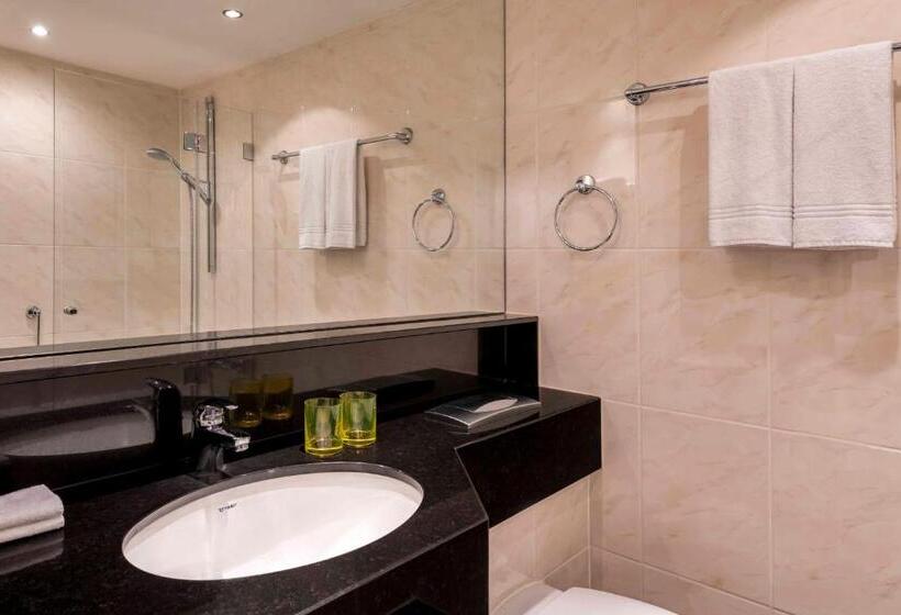 Люкс Deluxe 2 Спальни, Four Points By Sheraton Munich Arabellapark