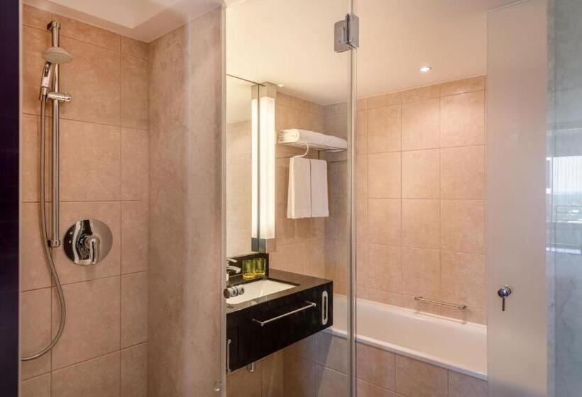 주니어 스위트 킹사이즈 침대, Four Points By Sheraton Munich Arabellapark