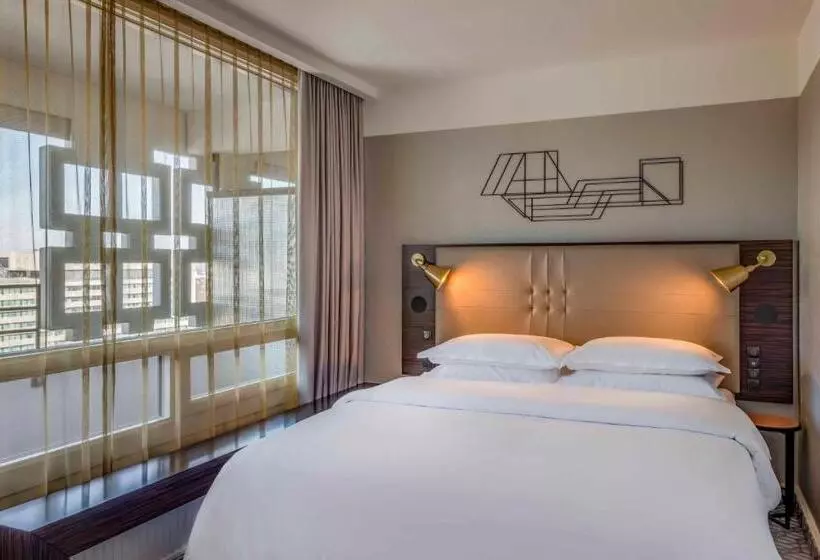 キングサイズベッドのジュニアスイート, Four Points By Sheraton Munich Arabellapark