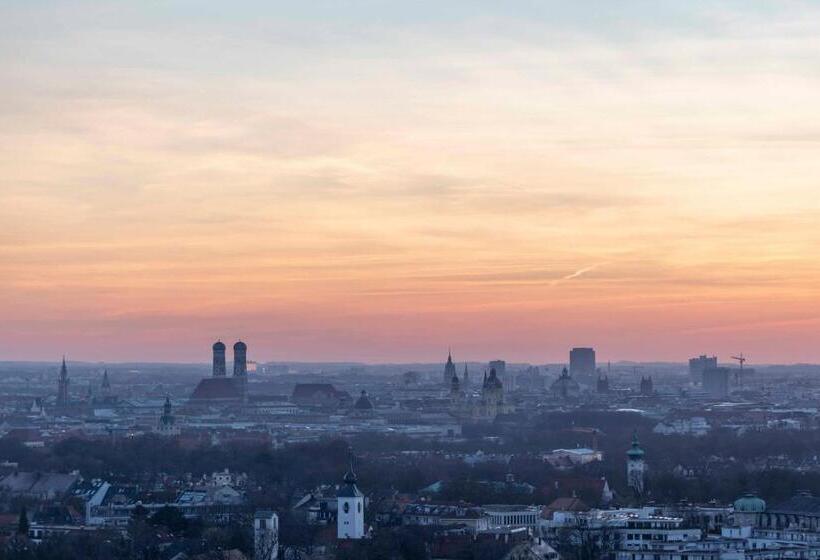 Номер Премиум, Four Points By Sheraton Munich Arabellapark
