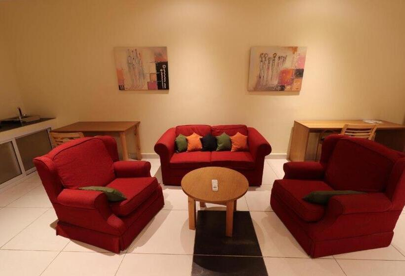 سوییت لوکس, Senegambia Beach