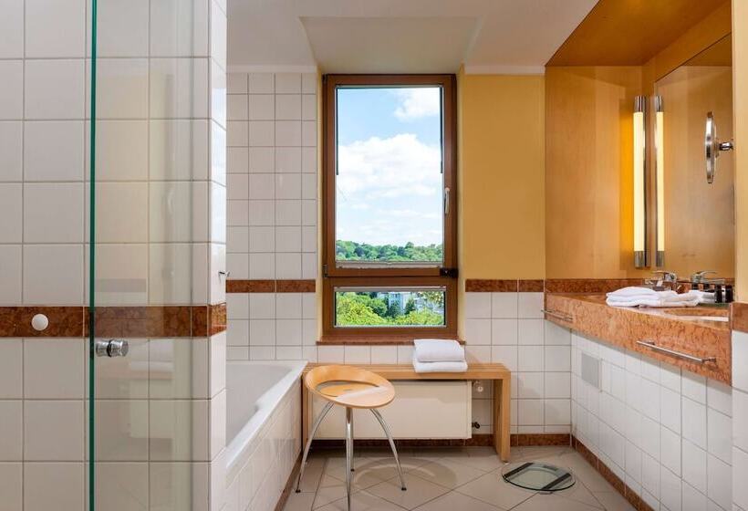 חדר סטנדרט מותאם לאדם עם מוגבלויות, Vienna House By Wyndham Remarque Osnabrück