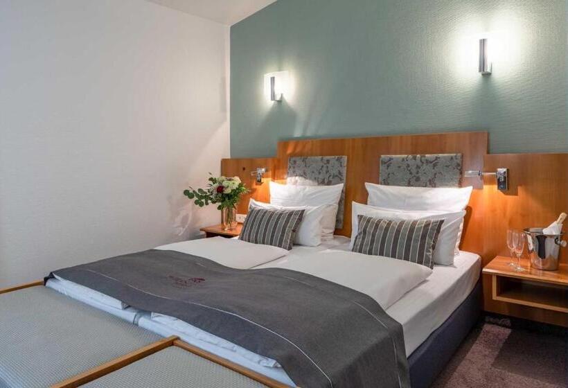 Полулюкс, Residenz Hotel Detmold
