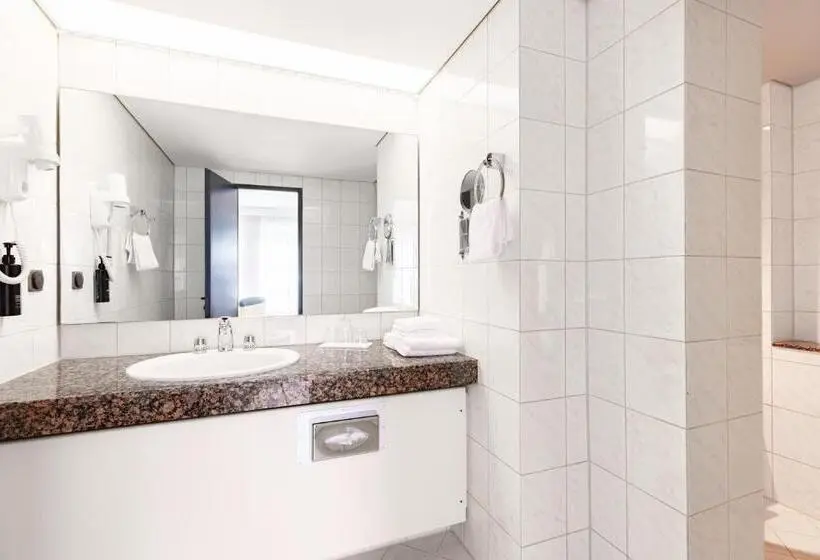 اتاق پریمیوم چهارنفره, Garner Hotel Dusseldorf - Main Station by IHG