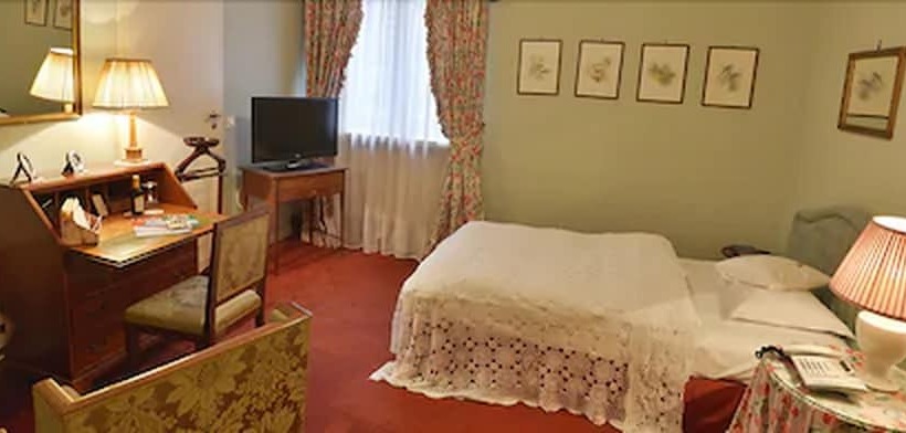 جناح جونيور, Die Hirschgasse Heidelberg