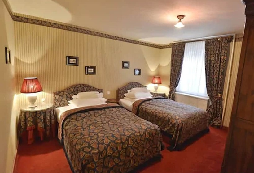 جناح ديلوكس, Die Hirschgasse Heidelberg