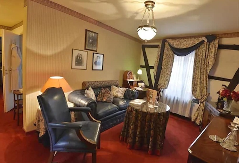 جناح ديلوكس, Die Hirschgasse Heidelberg