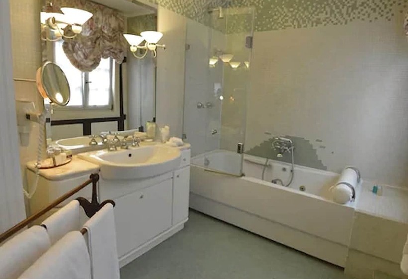 جناح, Die Hirschgasse Heidelberg