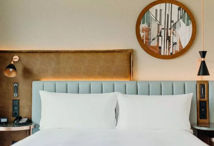 سوئیت پنت هاوس, Hilton Frankfurt City Centre