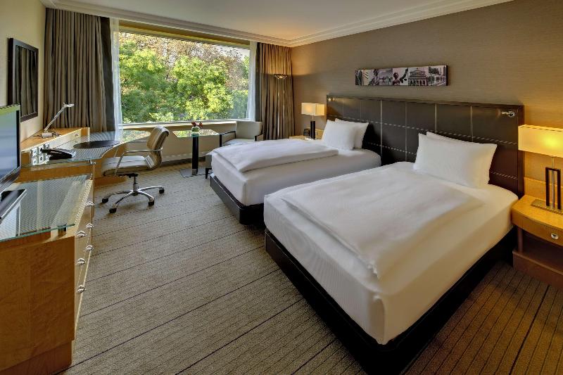 디럭스 룸, Hilton Frankfurt City Centre