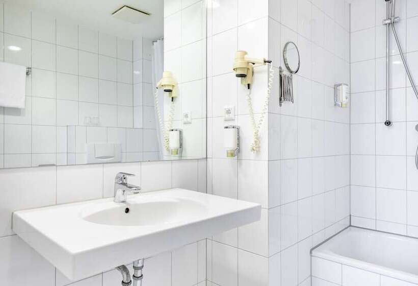 غرفة قياسية فردية سرير مزدوج, Madison