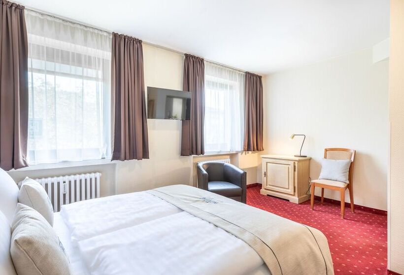 اتاق استاندارد سه نفره, Garner Hotel Dusseldorf - Main Station by IHG