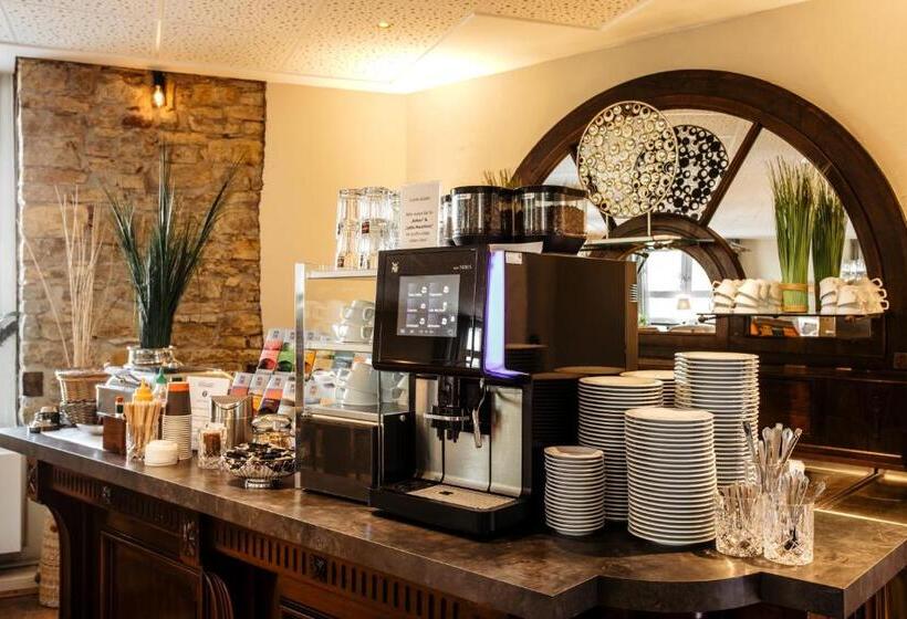 חדר סטנדרט לשלושה, Westerkamp