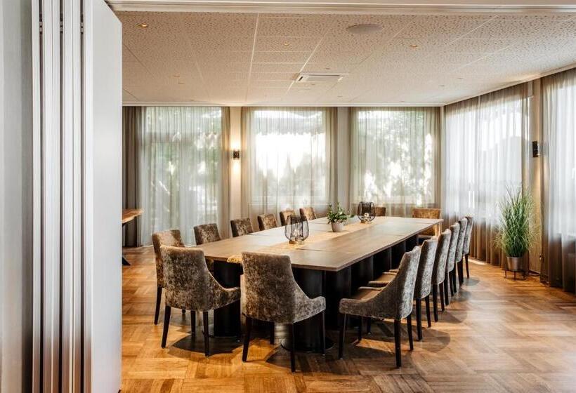 חדר סטנדרט לשלושה, Westerkamp