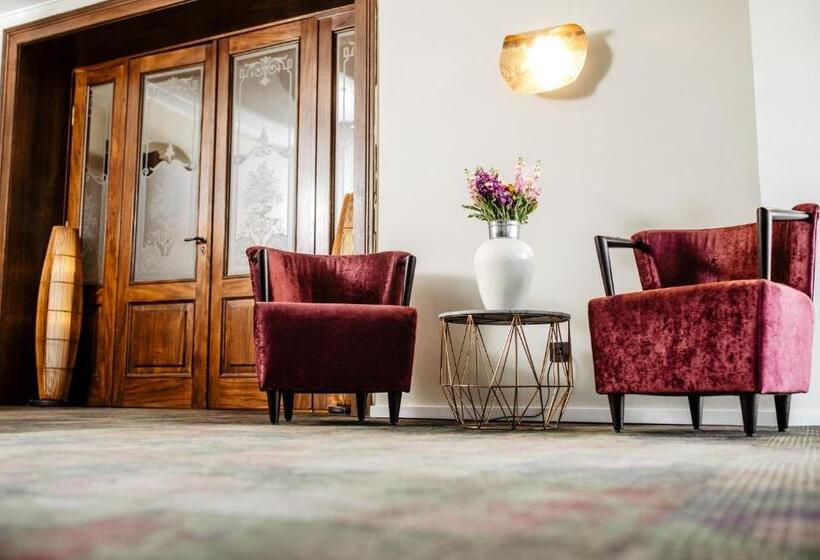 חדר סטנדרט לשלושה, Westerkamp