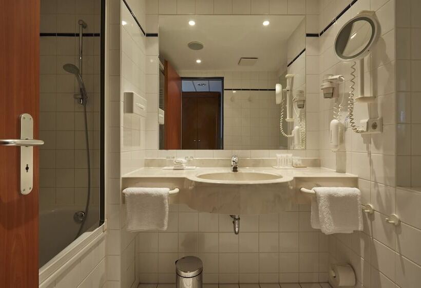 コンフォートルーム, H4 Hotel Kassel