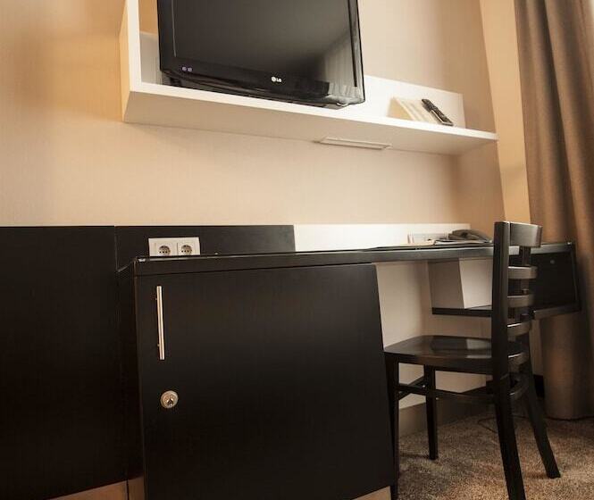 اتاق راحتی یک تخته, Turm