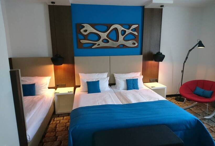 اتاق سوپریور سه تخته, Turm