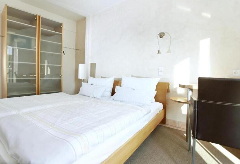 Standard Room, Watthalden