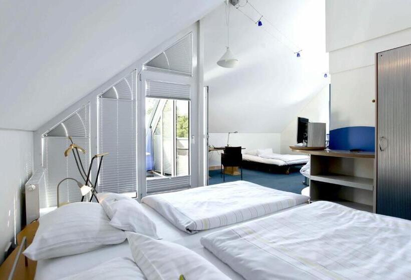 Standard Quadruple Room, Watthalden