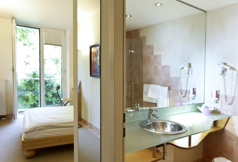 Standard Single Room, Watthalden