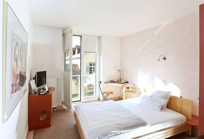 Standard Single Room, Watthalden