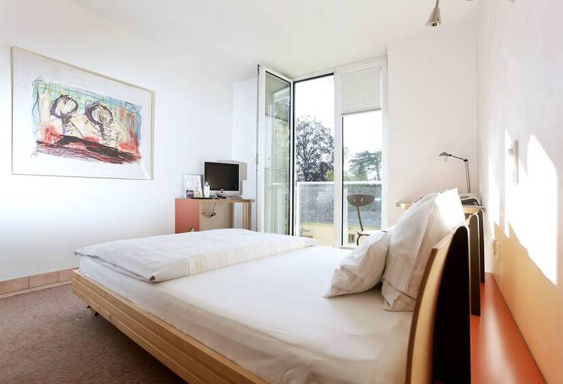 Standard Single Room, Watthalden