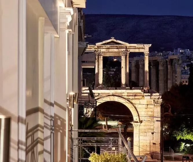 سوییت اجرایی, Ava Hotel And Suites
