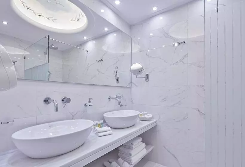 سوییت اجرایی, Ava Hotel And Suites