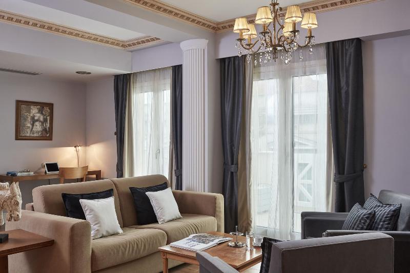 스위트, Ava Hotel And Suites