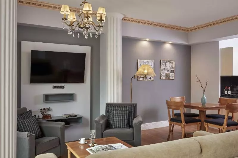 سوییت, Ava Hotel And Suites