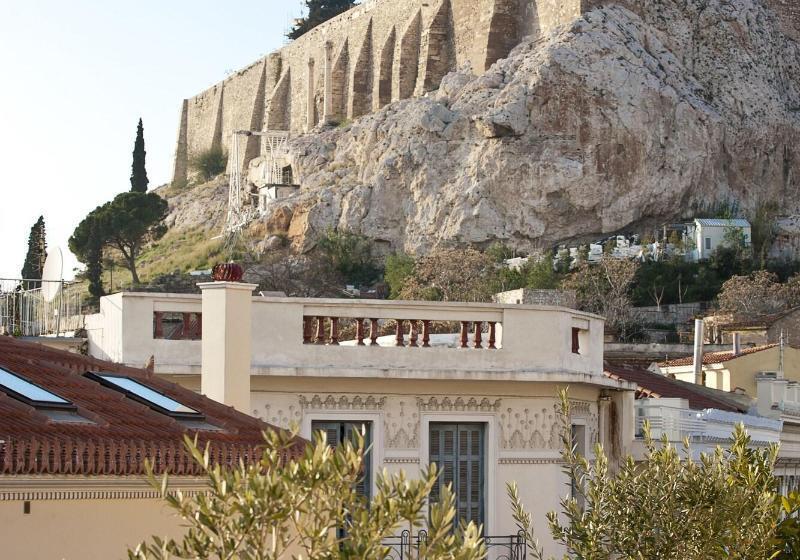 スイート, Ava Hotel And Suites