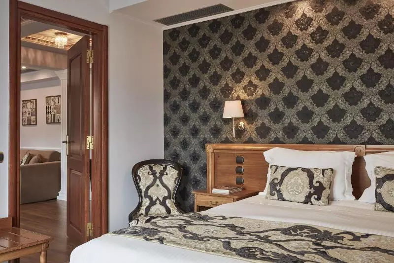 سوییت لوکس, Ava Hotel And Suites