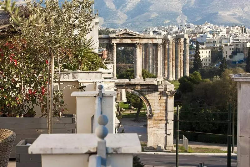 سوییت لوکس, Ava Hotel And Suites