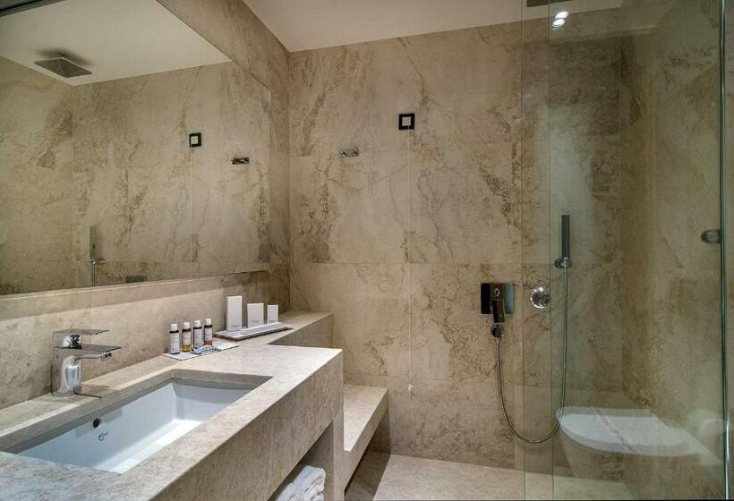 高级大房间, Civitel Akali