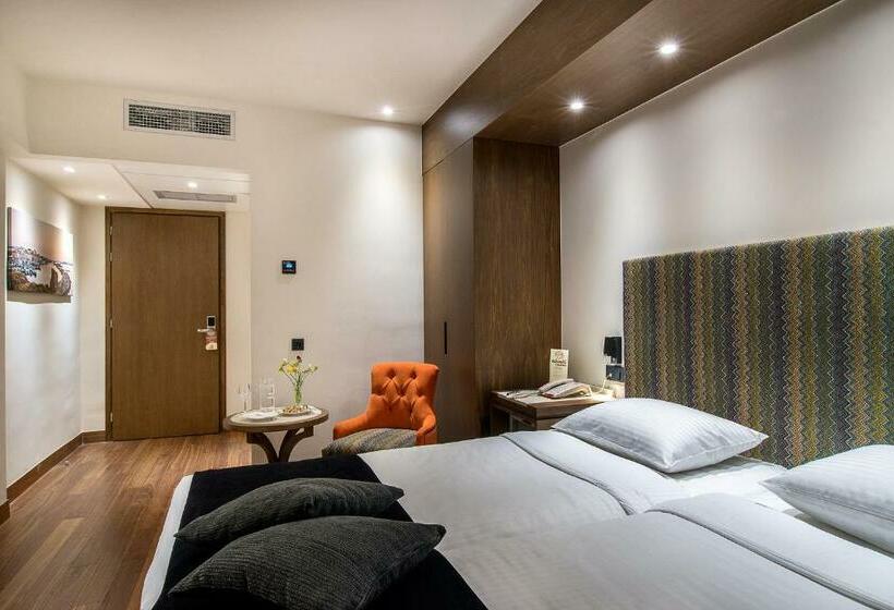 高级大房间, Civitel Akali