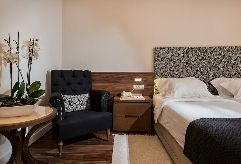 高级大房间, Civitel Akali