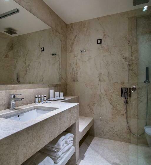 高级家庭房间, Civitel Akali