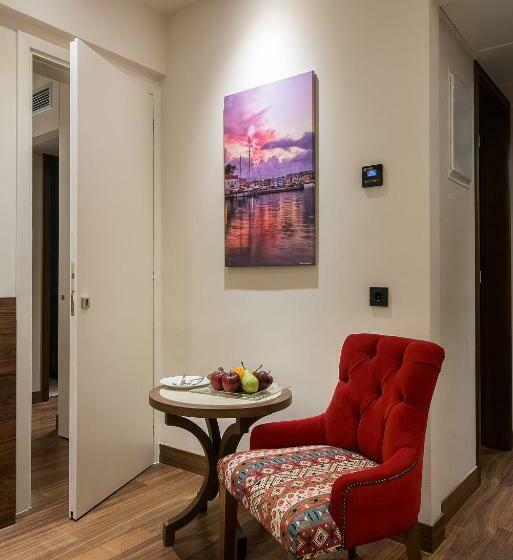 高级家庭房间, Civitel Akali