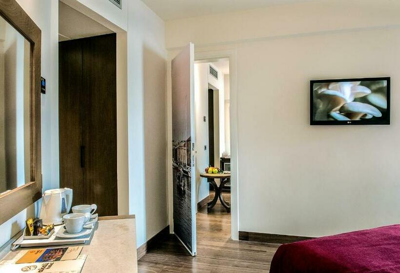 高级家庭房间, Civitel Akali