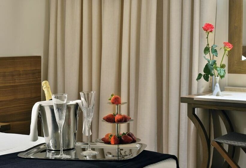 小型套房, Civitel Akali