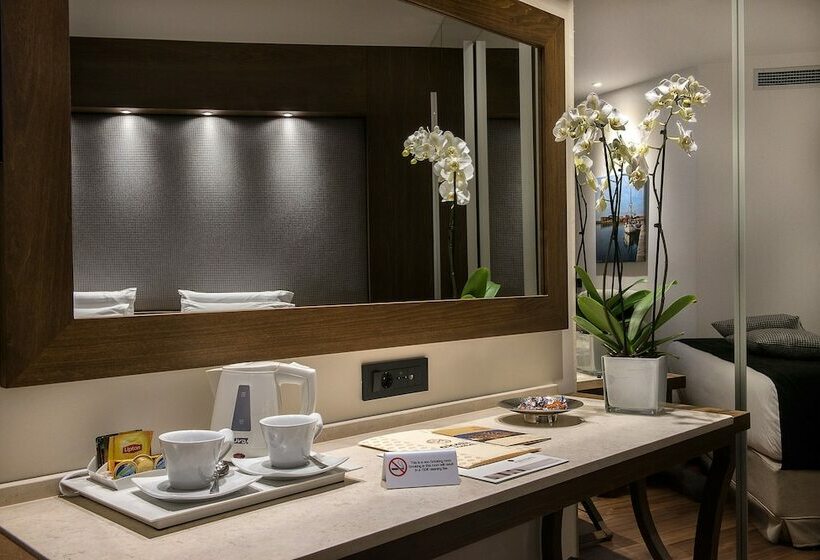 小型套房, Civitel Akali